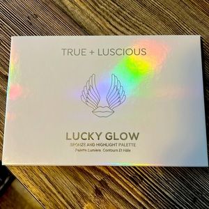 True and Luscious Bronzer/highlighter palette New